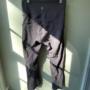 Lululemon’s Wunder Under Cropped Leggings